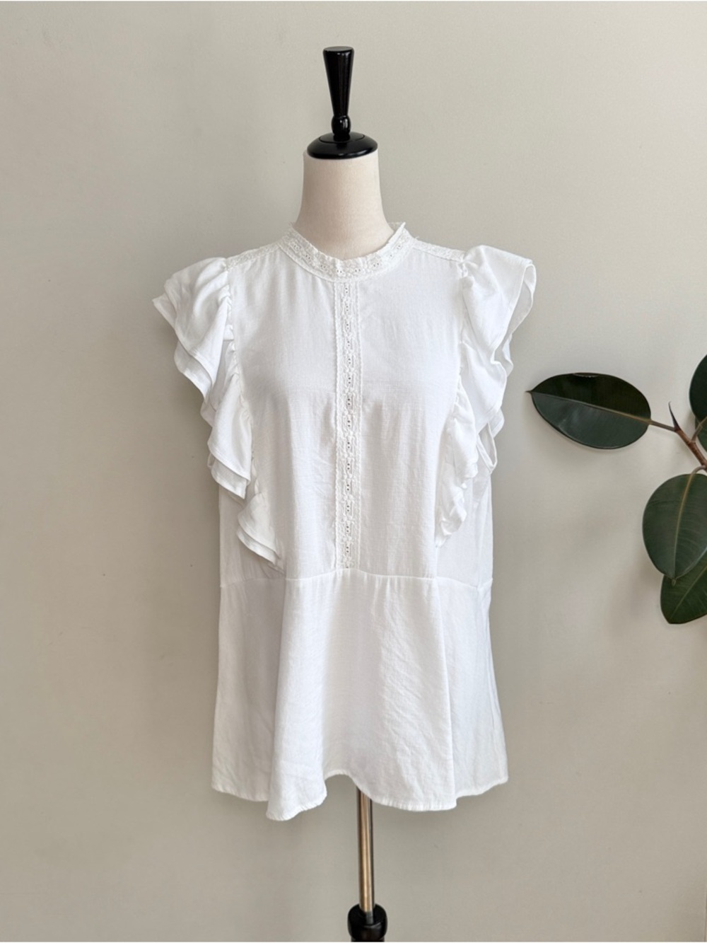 Savanna Jane Sleeveless Ruffled Lace Detail Top 1X